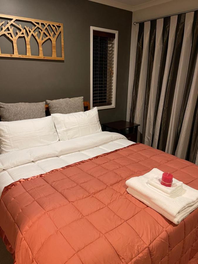 Ruth's House Master With Private Shower And Toilet Homestay Auckland
